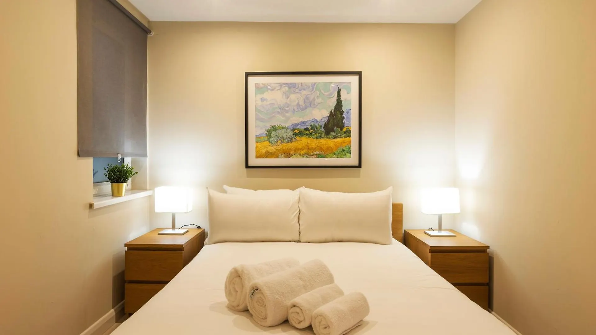The Van Gogh - Unique 1 Bd -Gold Short Term Stays Belfast Daire